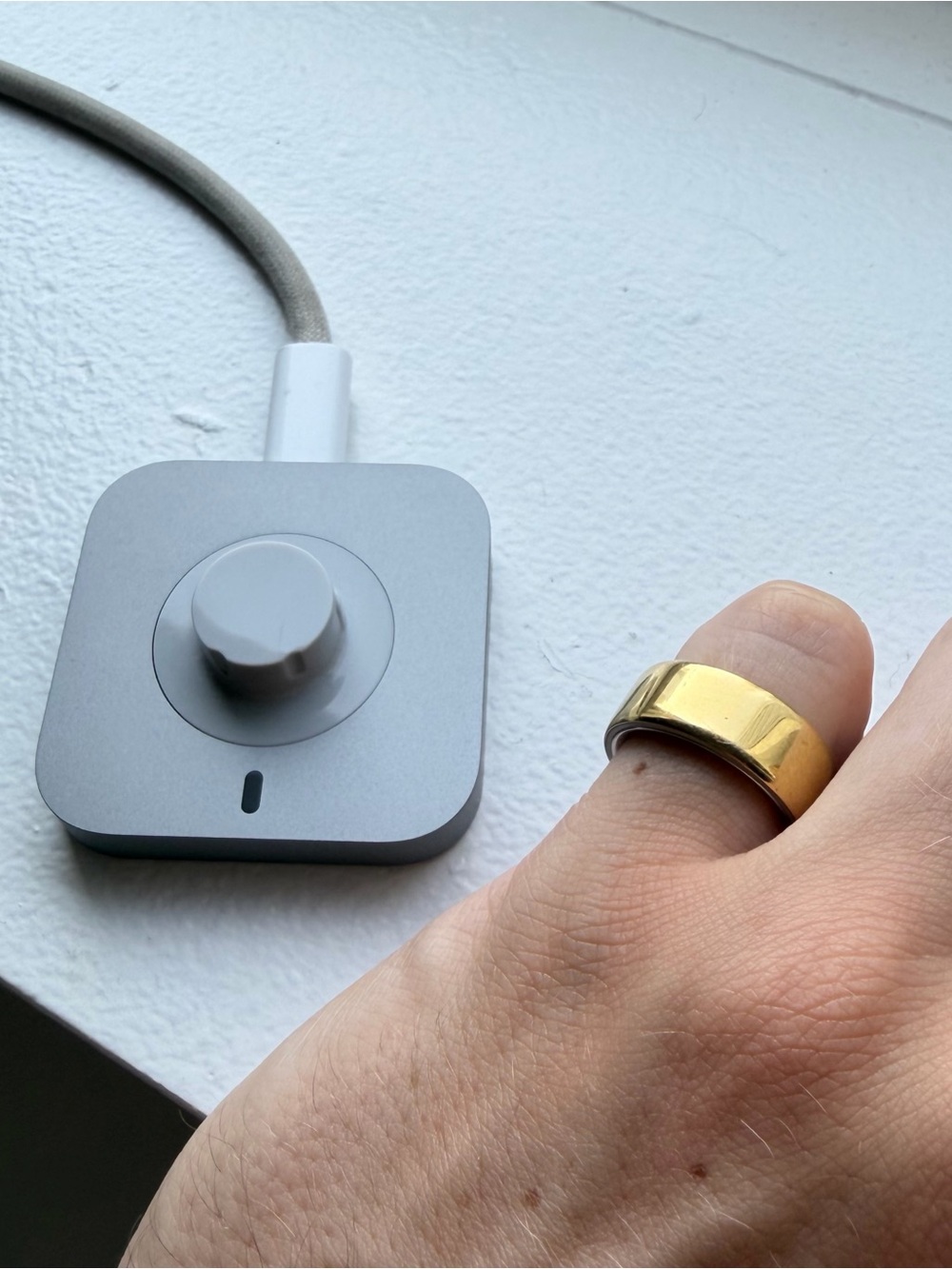 Oura Ring 4 - Size 6 (with charging station + factory reset)